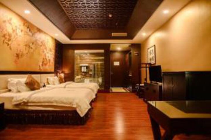 Room 8 of 8