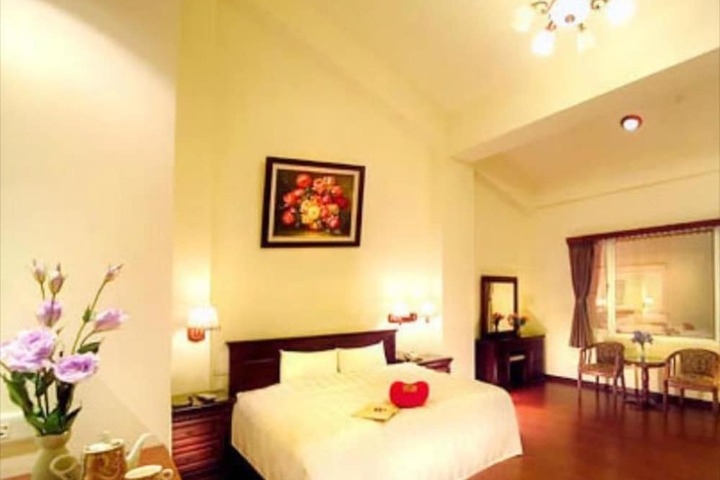 Room 3 of 23
