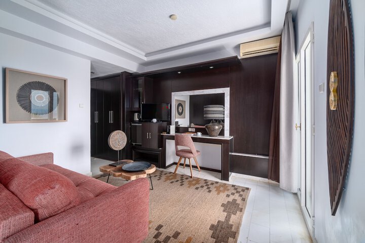 Room 30 of 105