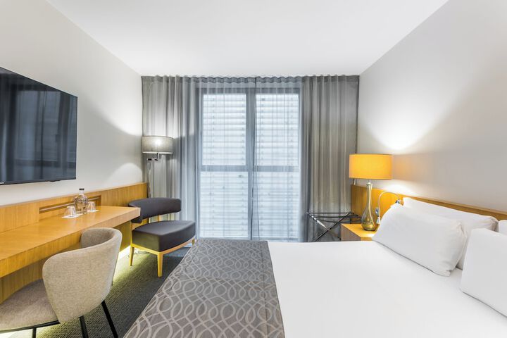 Room 15 of 68