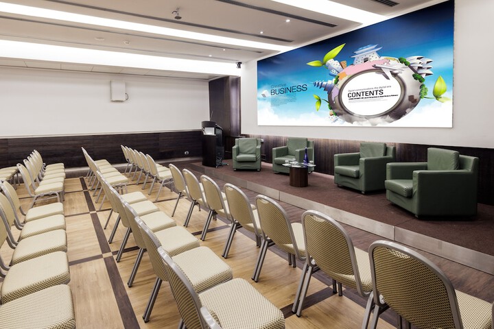 Business Center 69 of 74