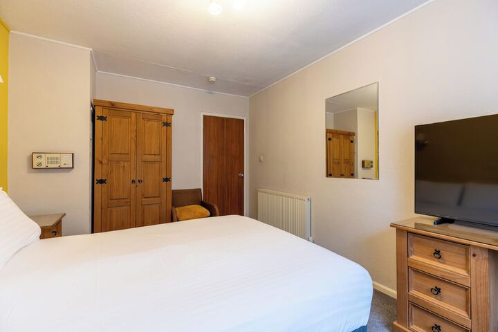 Room 9 of 51