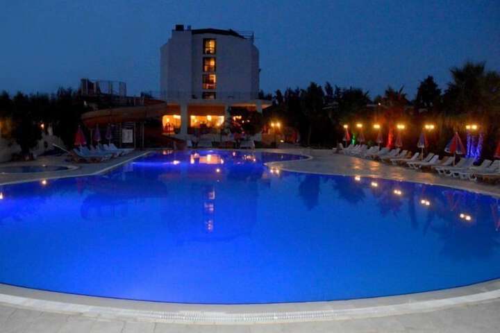 Pool 10 of 24