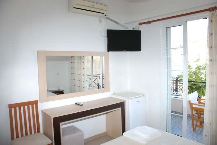 Room 6 of 47