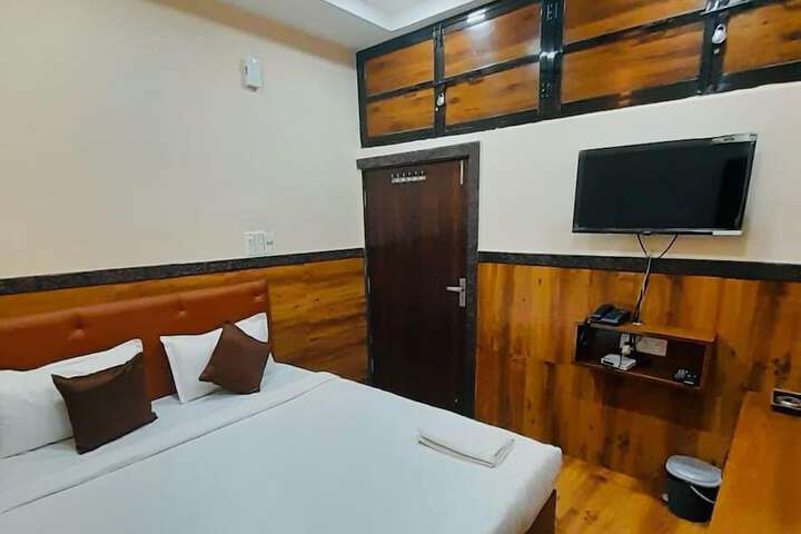 Room 14 of 29