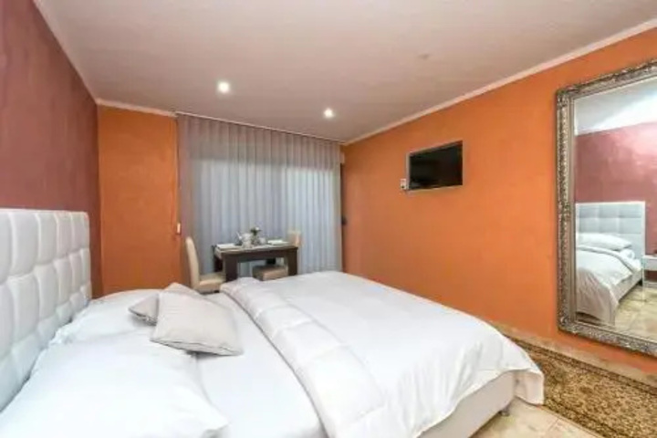 Room 3 of 11