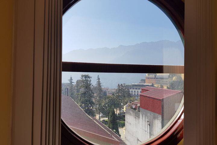 Room 28 of 104
