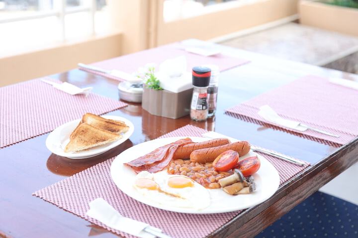 Breakfast/Coffee Service 117 of 127