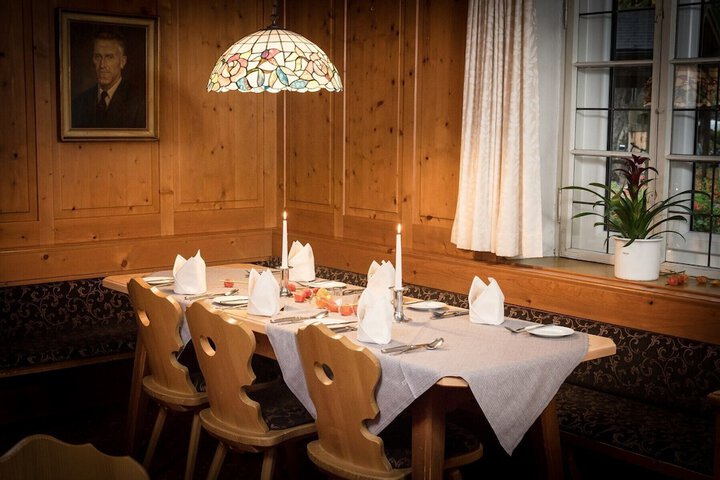 Dining 77 of 99