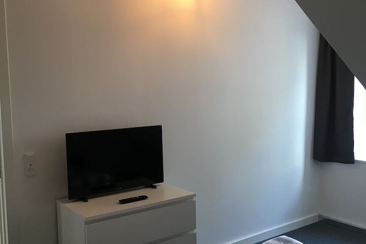 Room 25 of 59