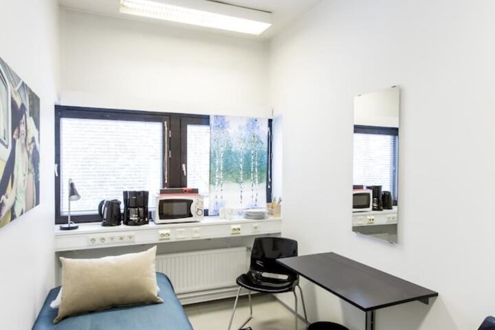 Room 16 of 33