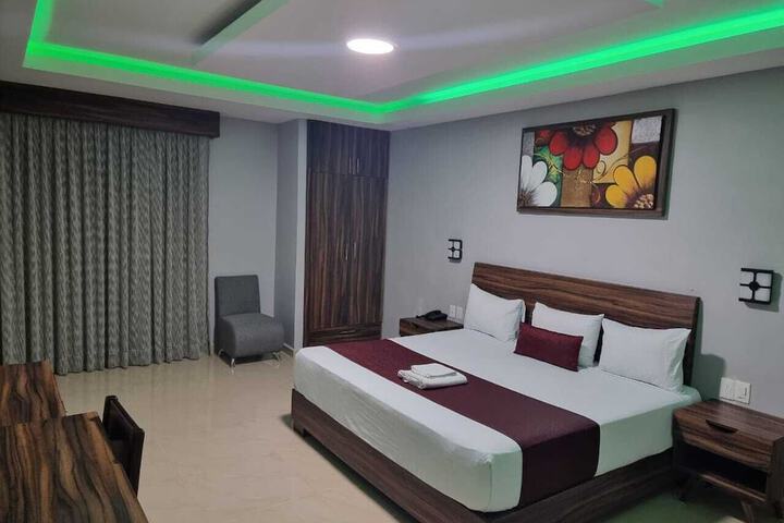 Room 5 of 43