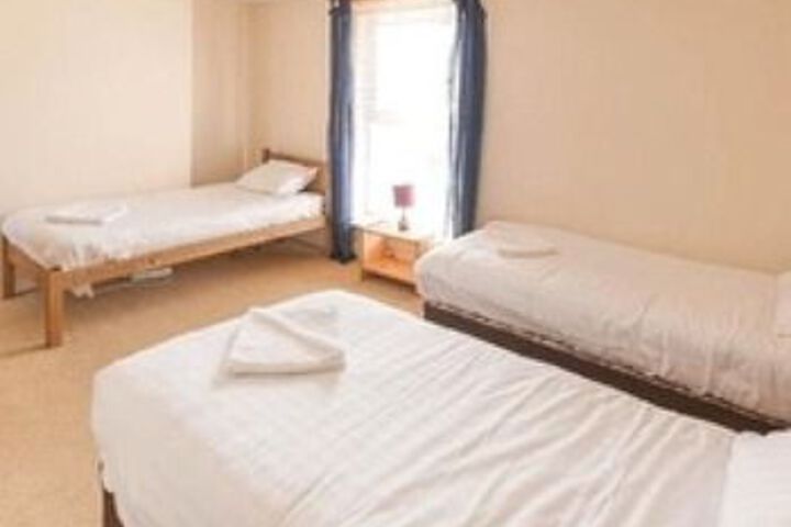 Room 5 of 11