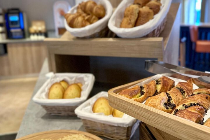 Breakfast/Coffee Service 40 of 80