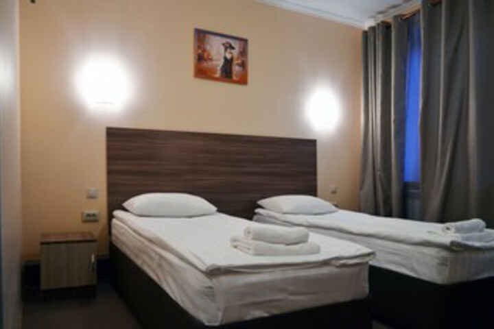 Room 5 of 20