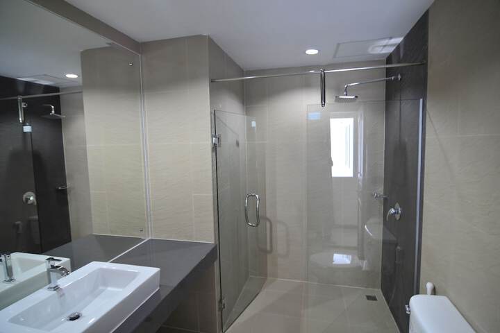 Room 10 of 12