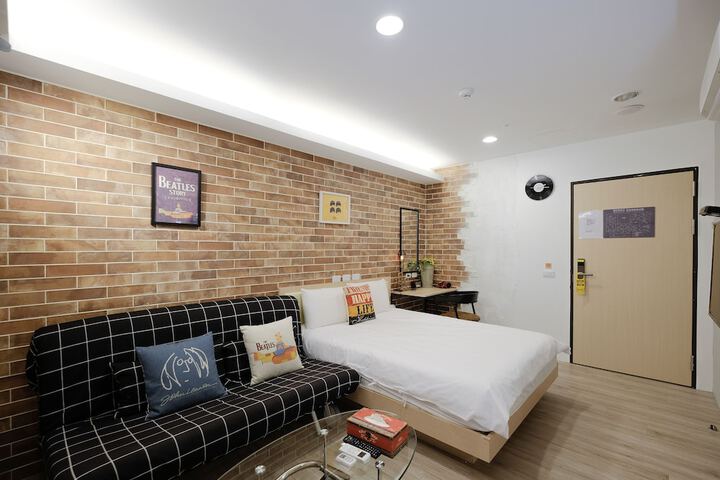 Room 44 of 60