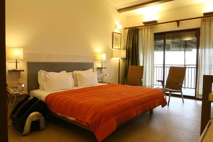 Room 5 of 12