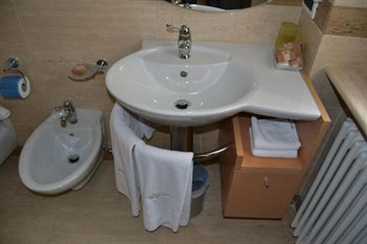Room 3 of 29