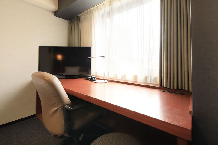 Room 2 of 43