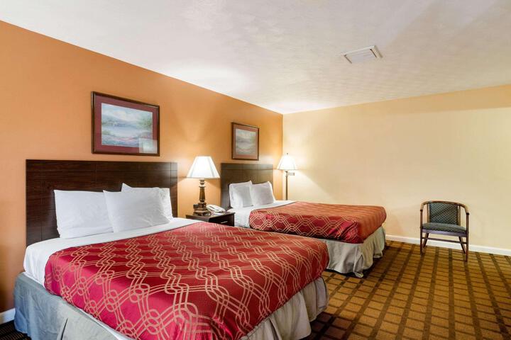 1 Queen Bed (36 of 46)