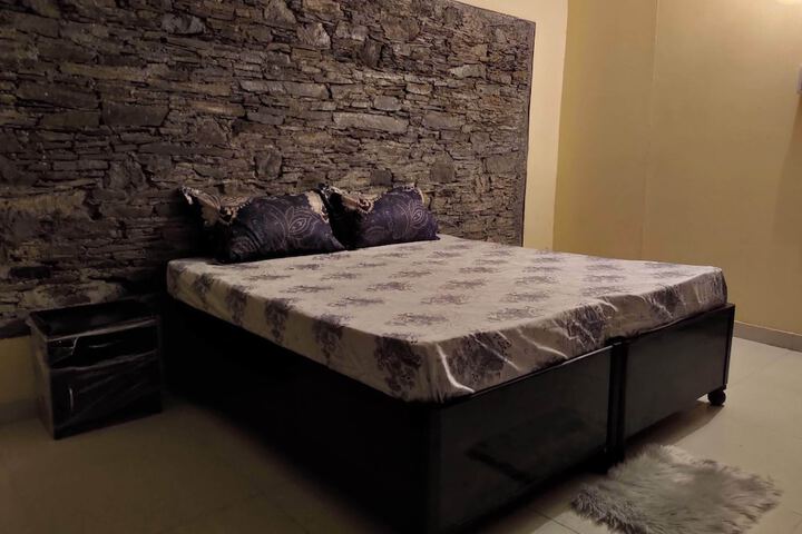Atulya Neer Hotel
