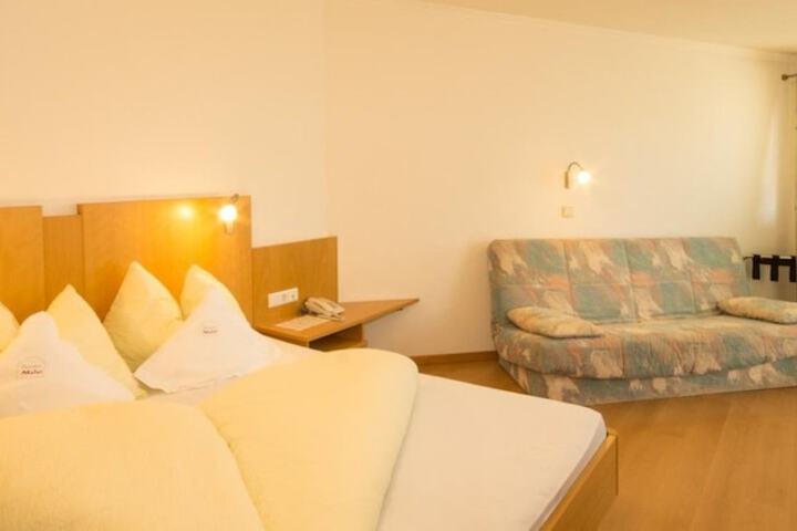 Room 5 of 29
