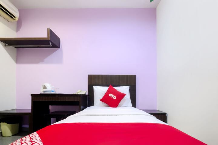 Room 7 of 25
