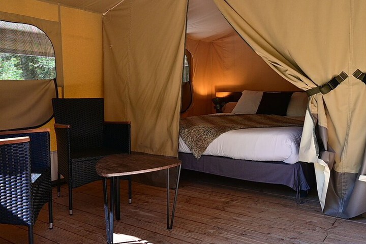 Room 18 of 109