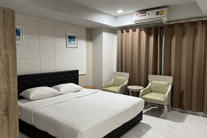 Room 26 of 149