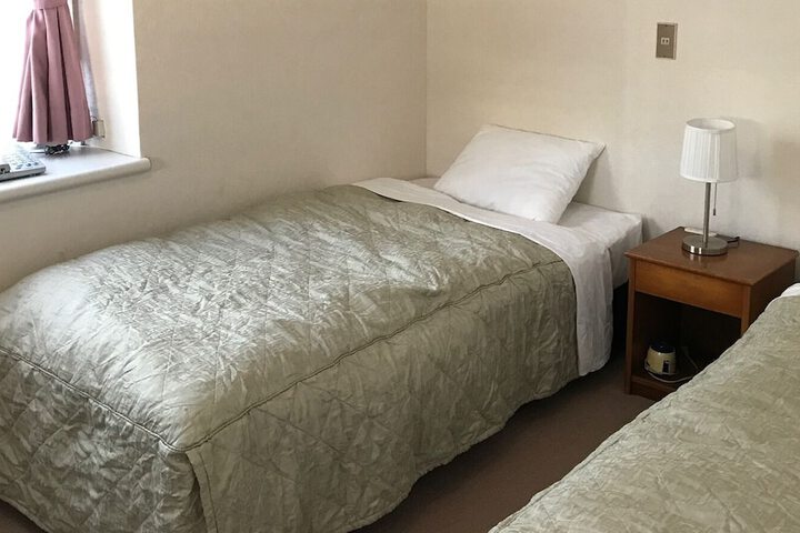 Room 3 of 9