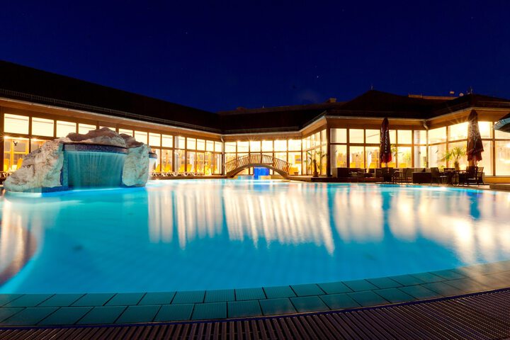 Pools & Facilities