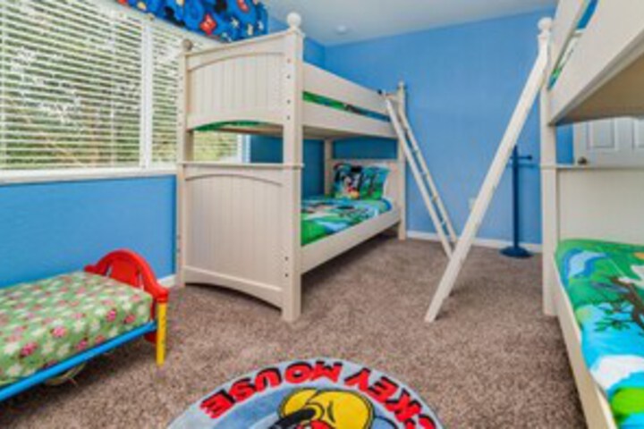 Room 35 of 38