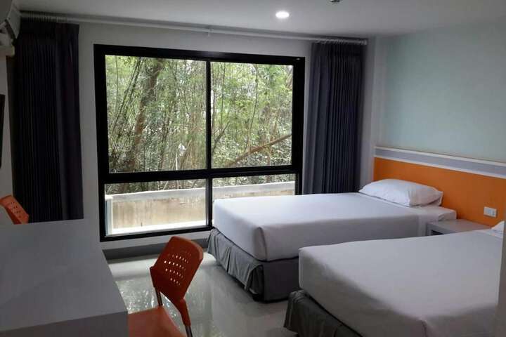 Room 14 of 37