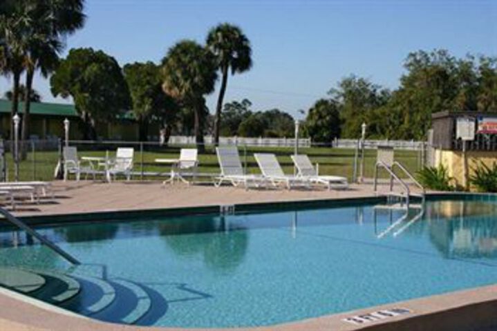 Pool 32 of 38
