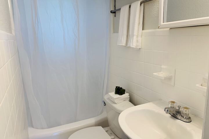 Room 120 of 158