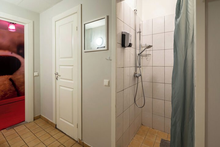 Room 60 of 87