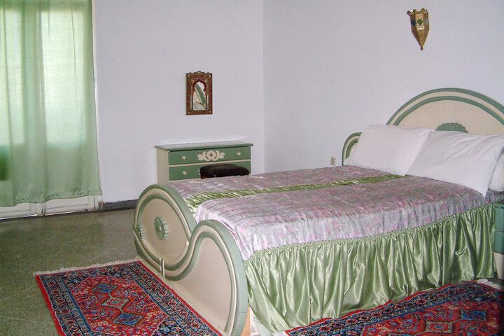 Room 3 of 10