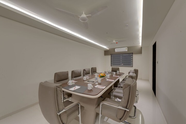 Business Center 35 of 40