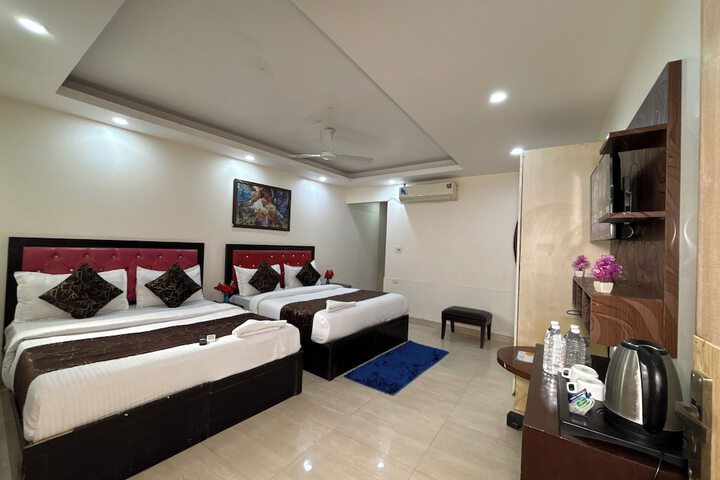 Room 35 of 111