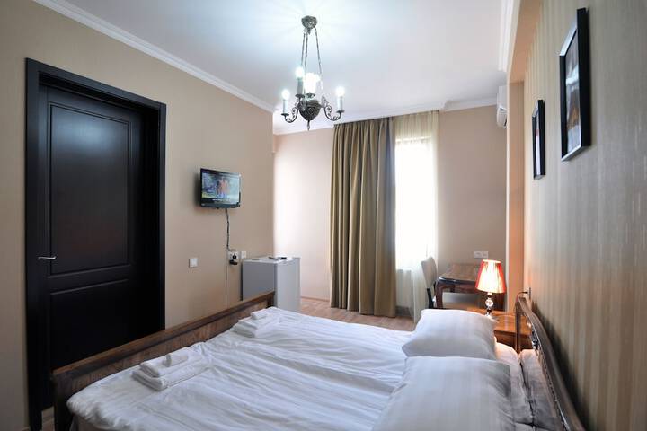 Room 16 of 36