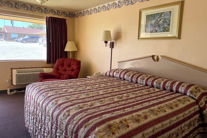 Room 8 of 17