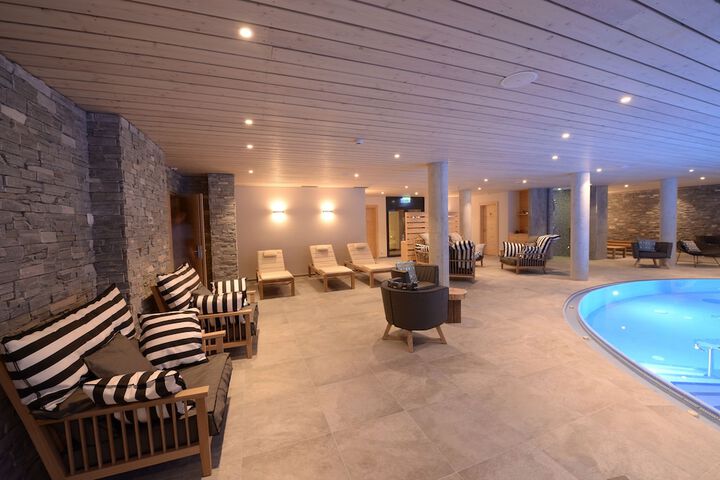 Pool 34 of 65