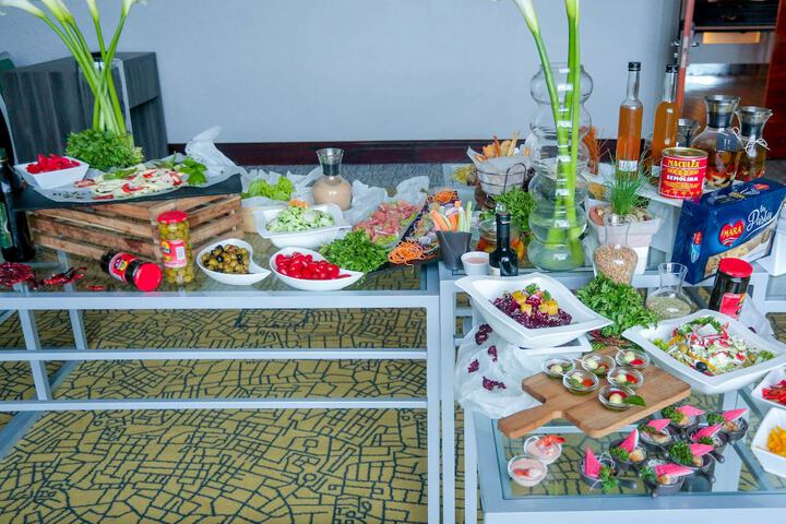Dining 70 of 108