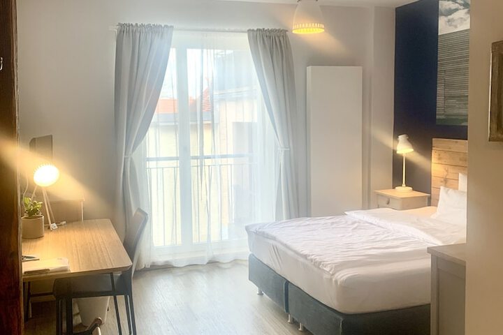Room 17 of 34