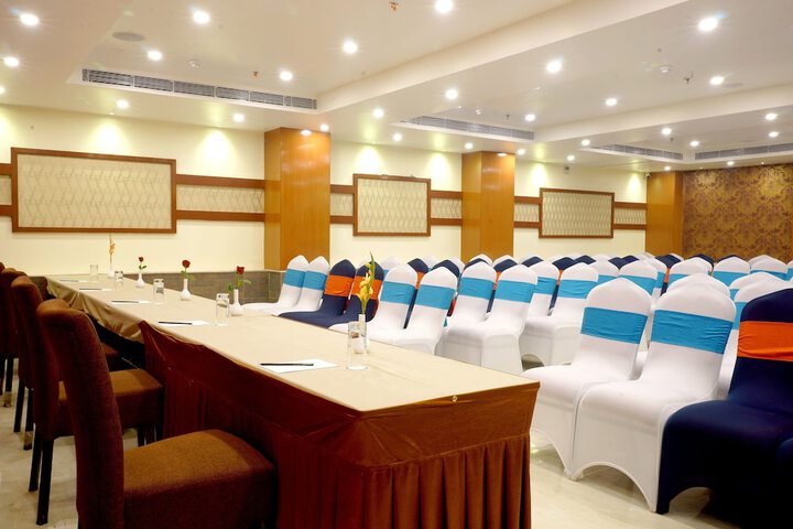 Ballroom/Hall 28 of 37