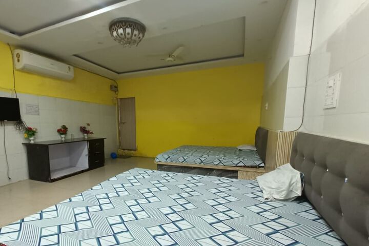 Room 13 of 23