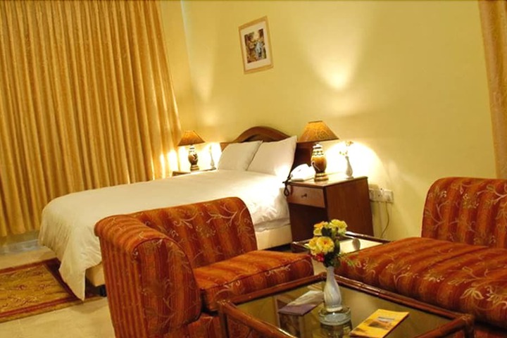 Room 3 of 10
