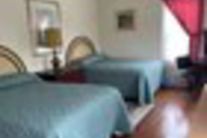 Room 176 of 246