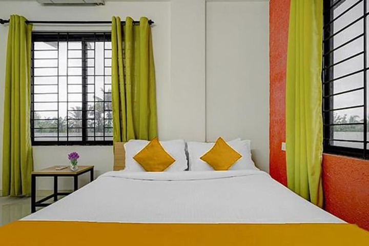 Room 13 of 22